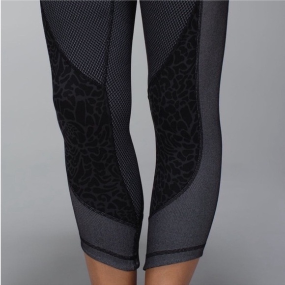 Lululemon Wunder Under 22” Crop Sashiko Black Mid Rise Legging Petal Camo Gray 4 - Picture 6 of 8